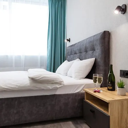 Nyvky Like - Manchattan - 335 Aparthotel